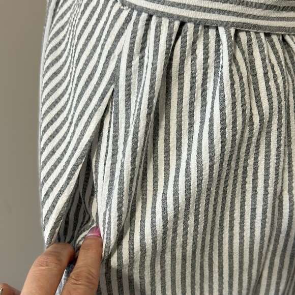 Court and Rowe Sleeveless Stretch Cotton
Seersucker Midi Dress Gray White Sz 6 - Picture 8 of 14